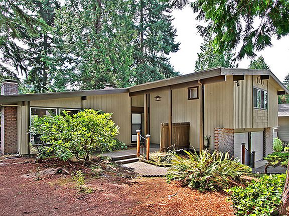 2nd image of 12025 NE 67th St