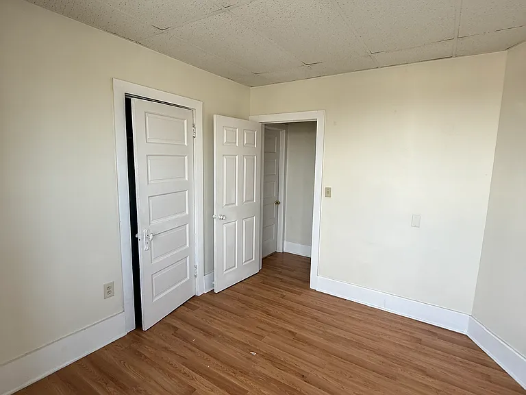 527 Northampton St — Photo 4