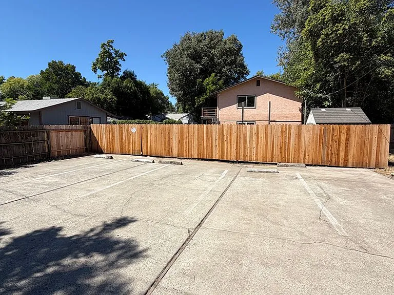 1448 Warner St — Photo 17
