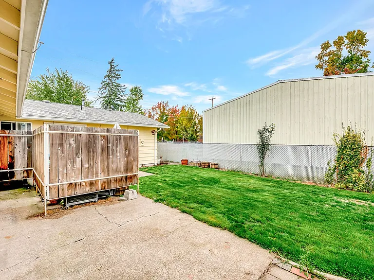 Savage / Ellis Duplex — Photo 35