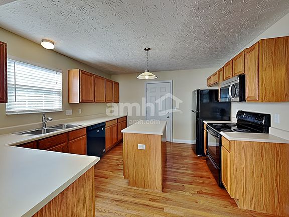 3rd image of 10408 Lynchburg Dr