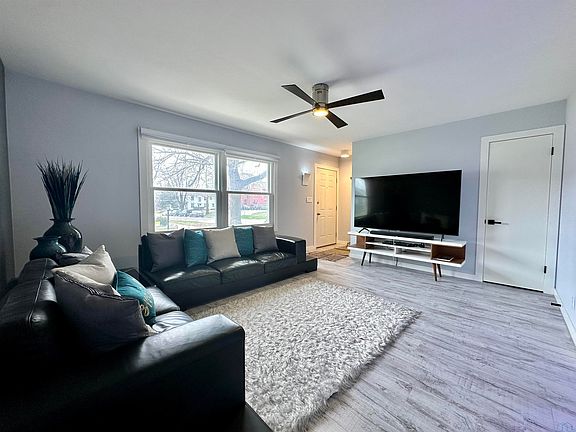 5th image of 2118 Nebraska St APT 14