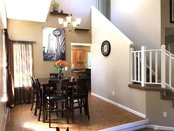 5th image of 11112 222nd Avenue Ct E