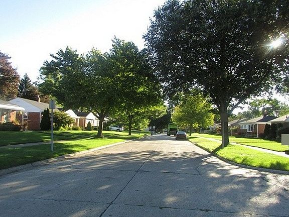 5th image of 527 E Bloomfield Ave