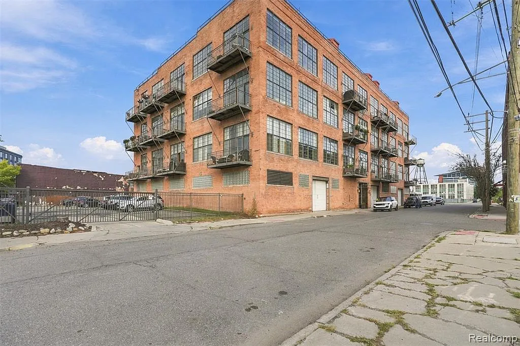 2 bed, 2.0 bath, 1292 sqft, $3,100 — Photo 1