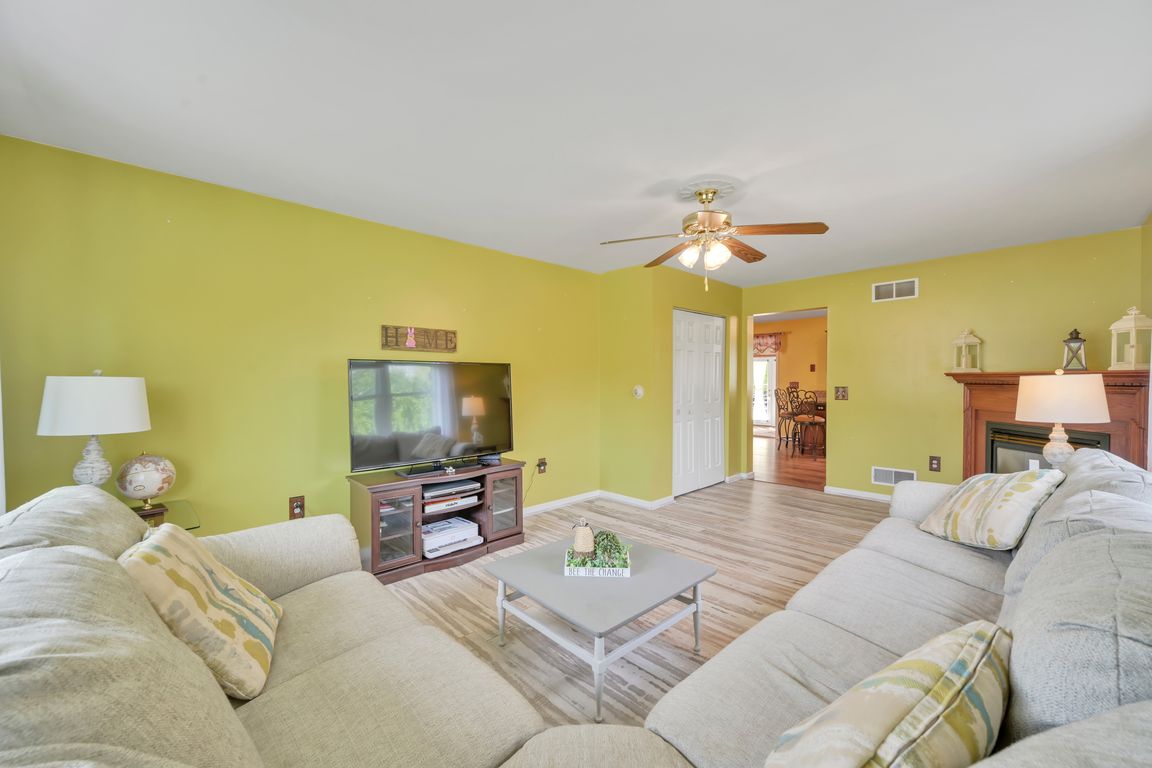 06-Living Room
