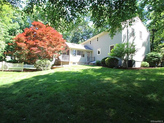 3rd image of 25 Elna Dr