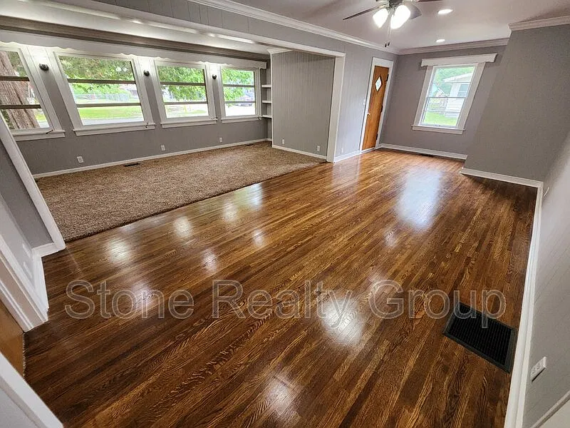 3 bed, 1.5 bath, $1,750 — Photo 3