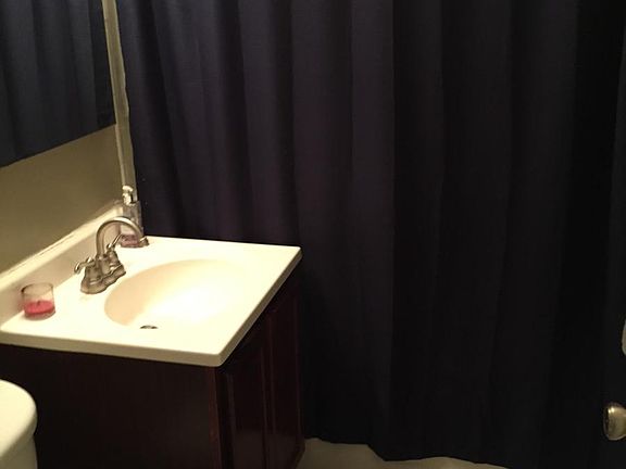 4th image of 32 Elgin Ave APT A3