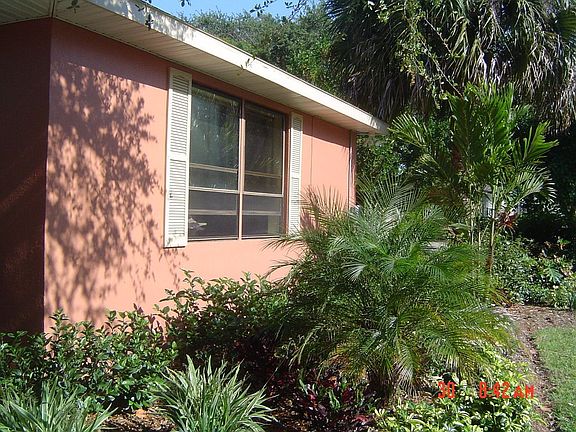 Front of house with Native plantings