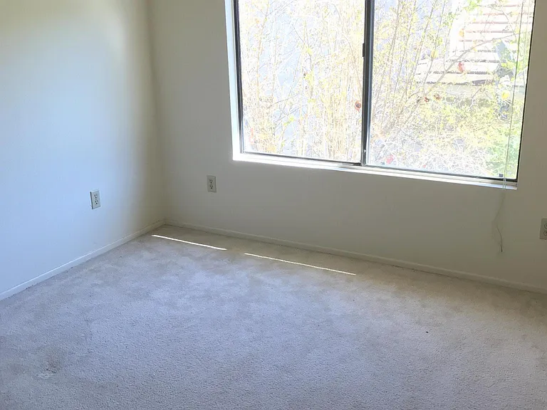 Jack-and-jill bedroom #2 - cleared