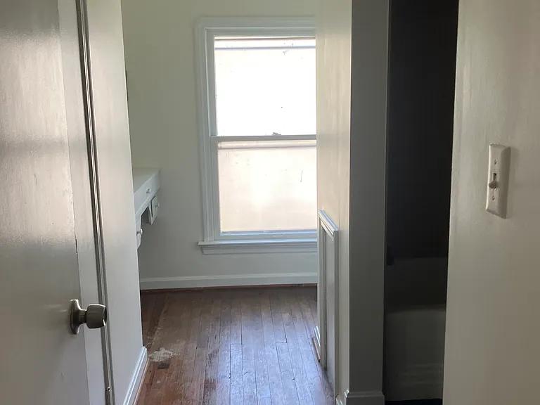 301 Bassett Rd — Photo 36