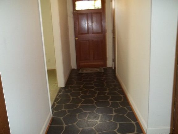 2nd image of 123 Watlington Ct