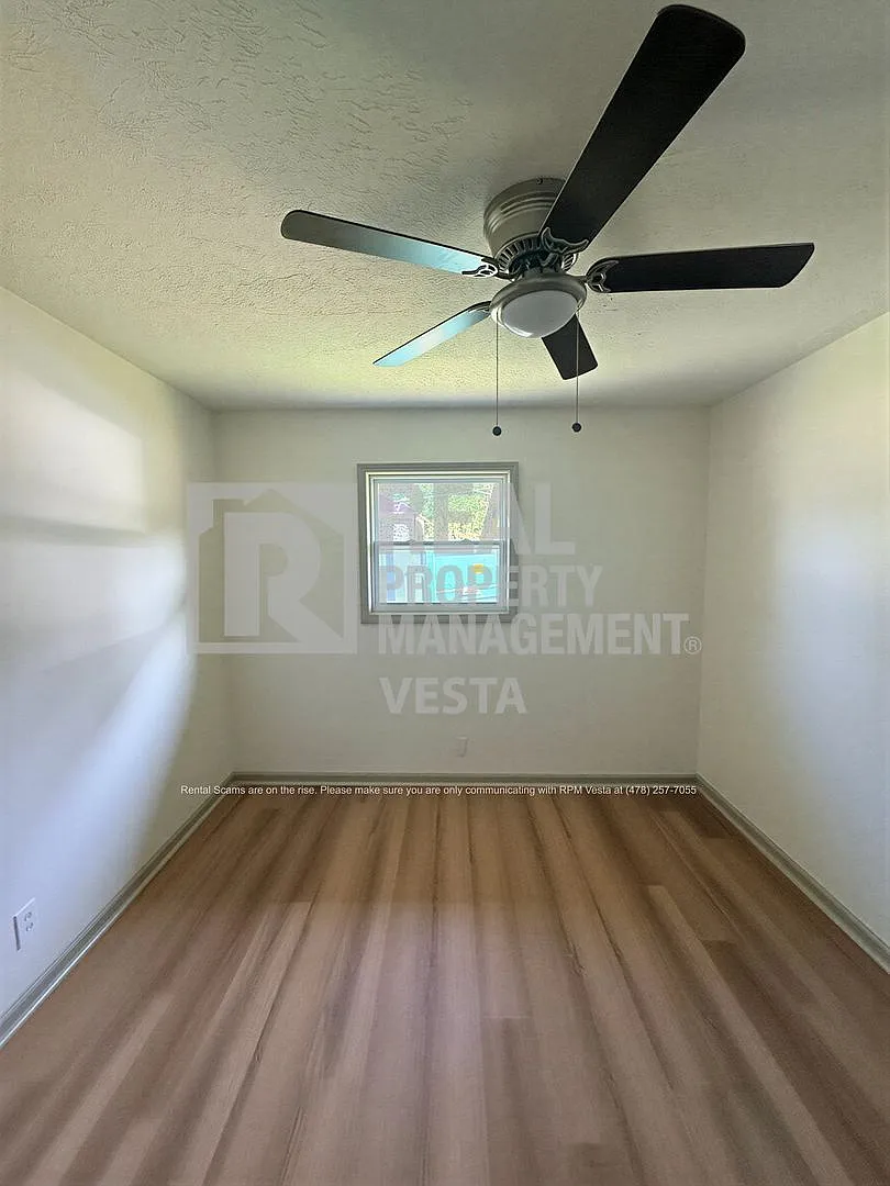 2 bed, 1.0 bath, 740 sqft, $800 — Photo 4
