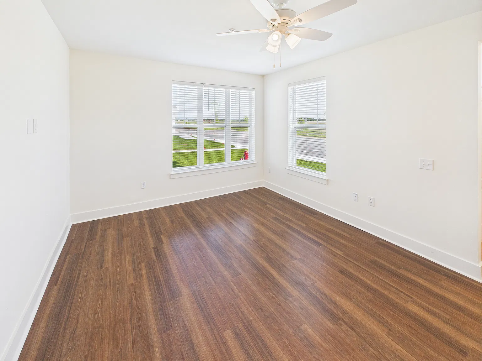 1 bed, 874 sqft, $1,799 — Photo 4