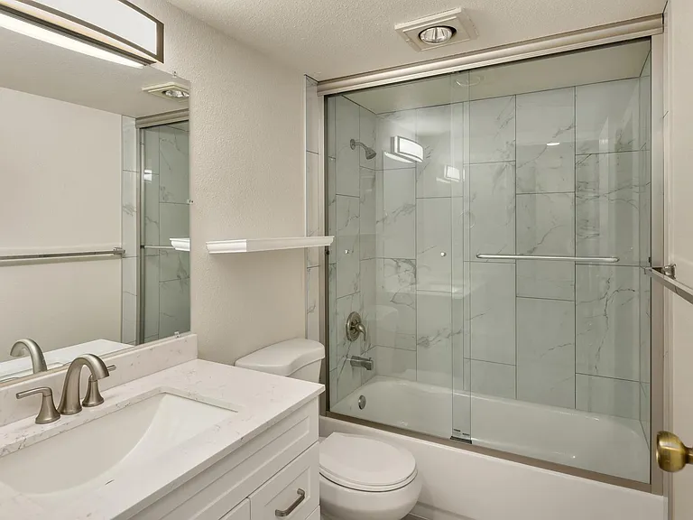 4635 W Lake Sammamish Pkwy SE #G105 — Photo 10
