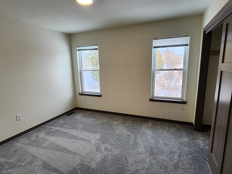 Jefferson 3 Bedroom — Photo 20