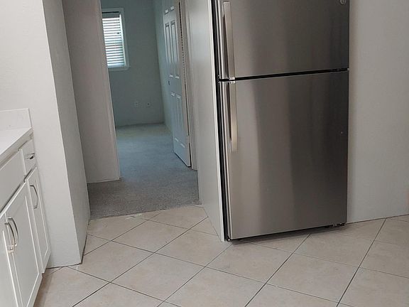 5th image of 940 Balch Ave