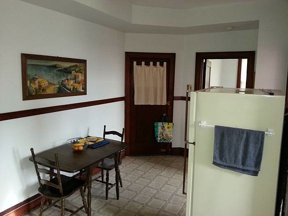 2nd image of 2516 Bellevue Ave APT B