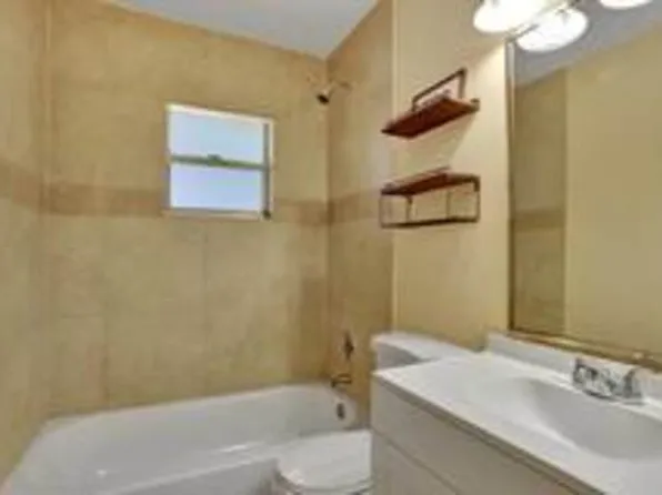 1824 Highland Park Blvd #4, Mount Dora, FL 32757