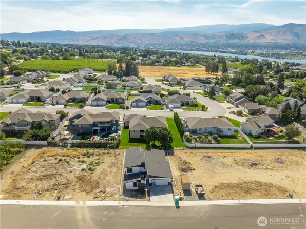 152 Chadwick (Lot 4) Street NW, East Wenatchee, WA 98802