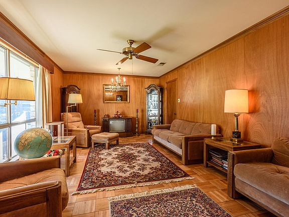 4th image of 2900 Westhill Dr