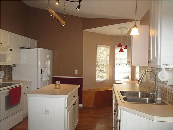 3rd image of 31191 Lochmore Cir