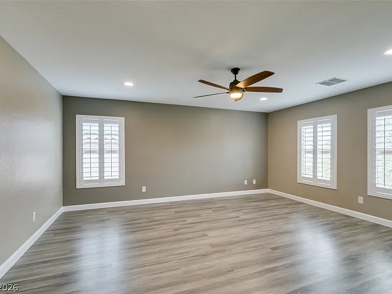 1129 Emanuel St — Photo 36