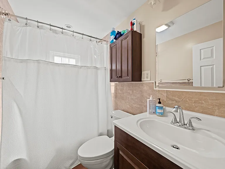 197 Lowell St #1 — Photo 16
