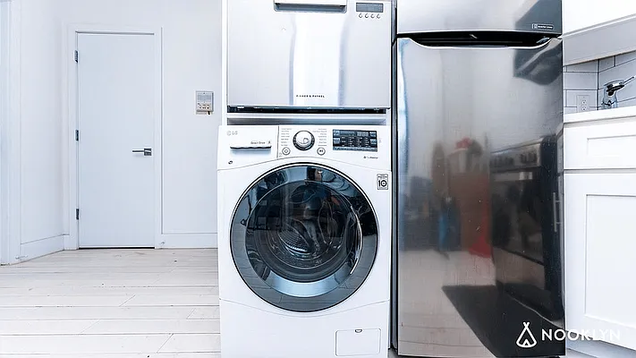 Rented by Yellowstone Equity Management Inc | media 23