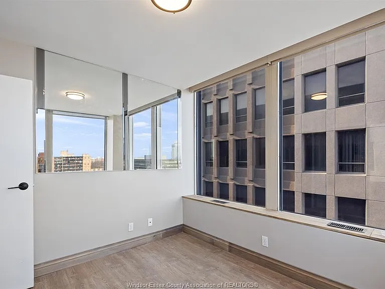 540 Ouellette Ave #7E — Photo 18