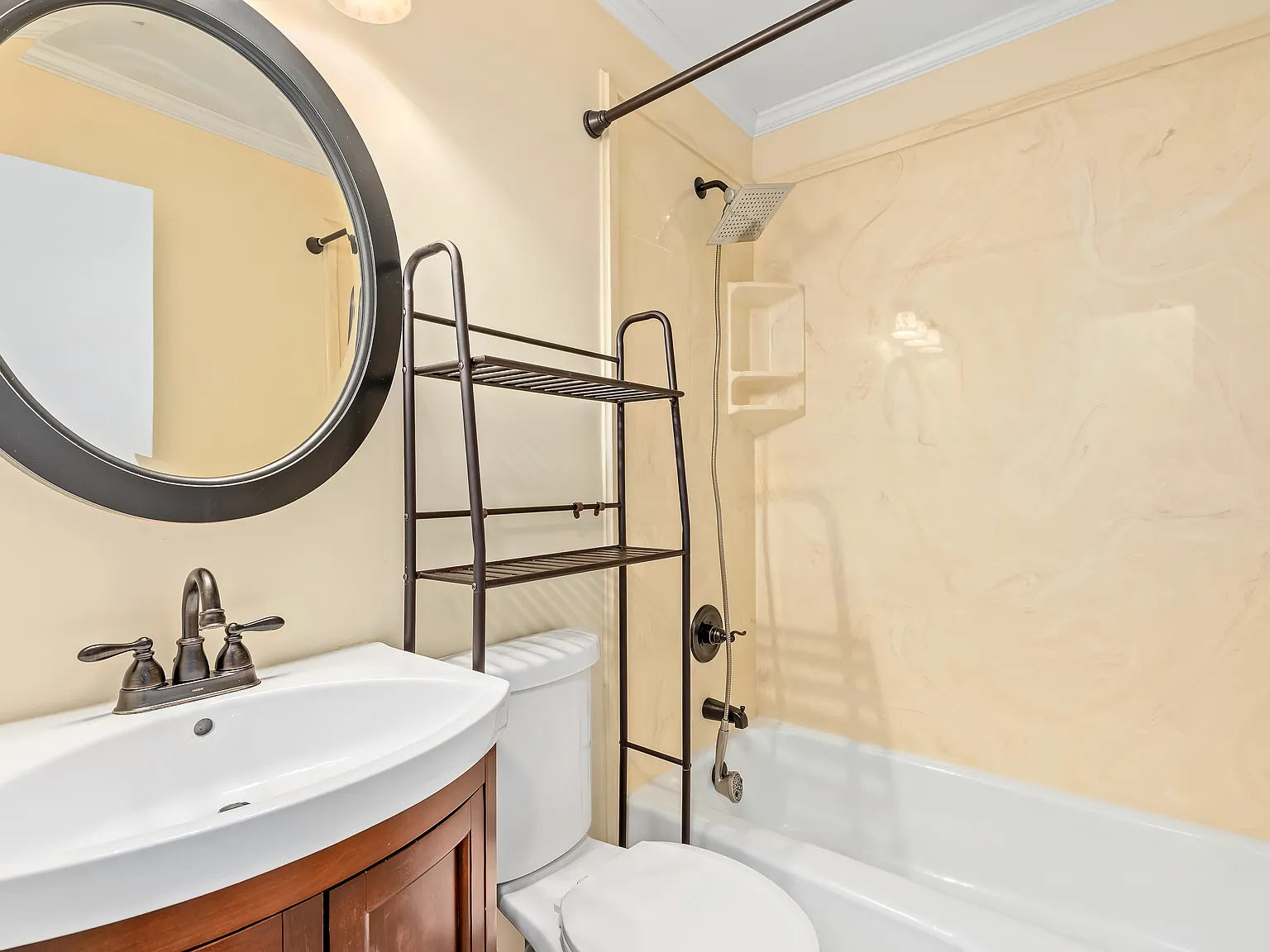 3 bed, 1232 sqft, $1,600 — Photo 4