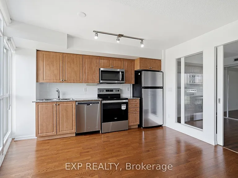 209 Fort York Blvd #667 — Photo 6