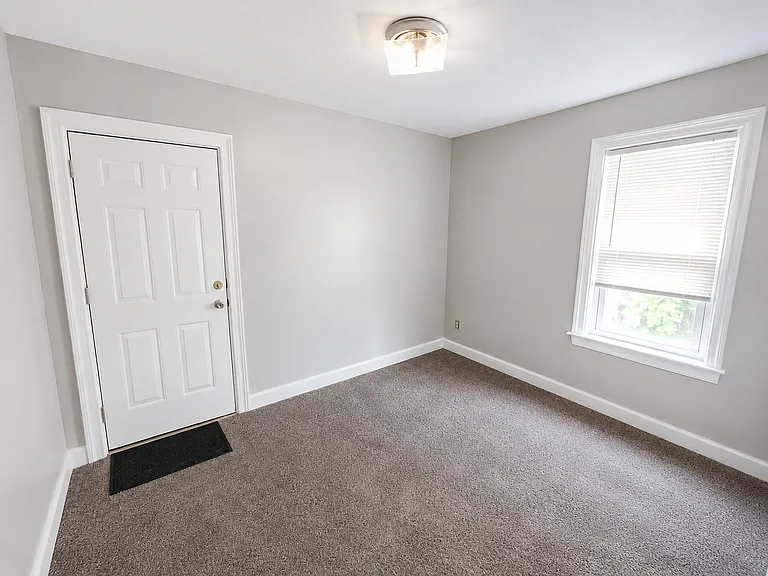 15340 Hartwell St — Photo 4