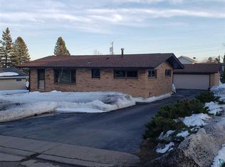 324 Hawkins St, Duluth, MN 55811