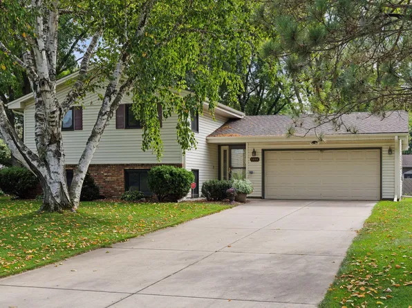 1494 Onondaga St NE, Fridley, MN 55432