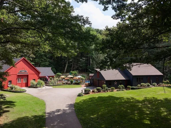 4 Oscars Dr, Spencer, MA 01562