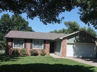 1009 SW Harvey St, Topeka, KS 66604