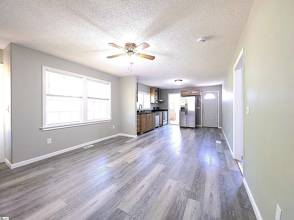 2nd image of 26 Blackstock Rd