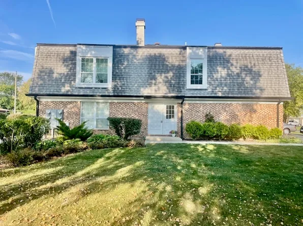 164 W Golf Rd APT A, Libertyville, IL 60048