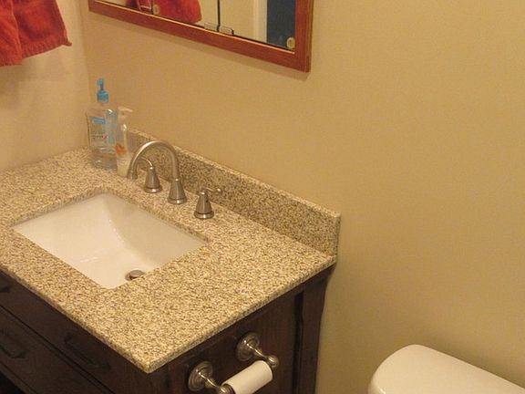 5th image of 2715 S Lombard Ave #1