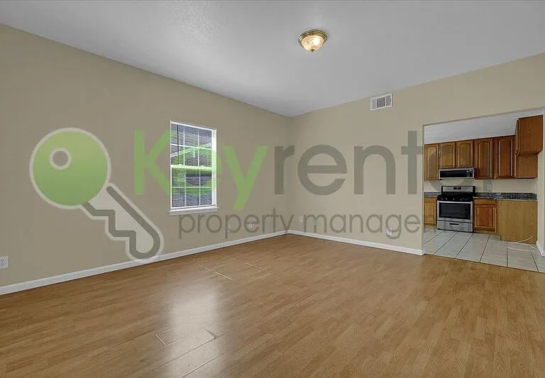 3220 2nd Ave — Photo 3