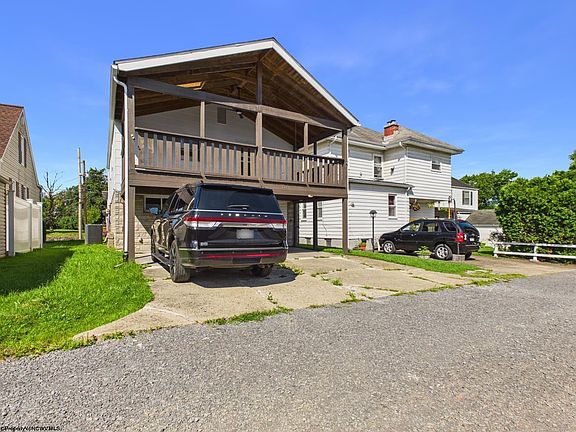 4th image of 808 E Park Ave