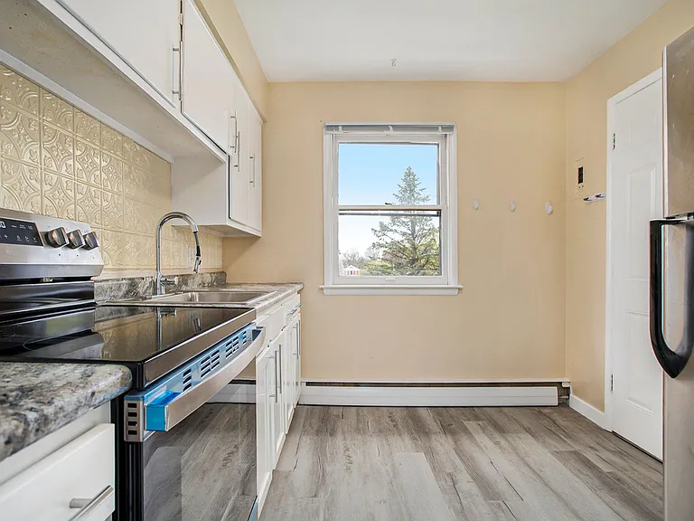 103 Devon Ave #C-1 — Photo 1