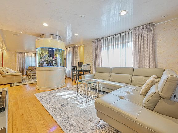 3rd image of 18603 Midland Pkwy