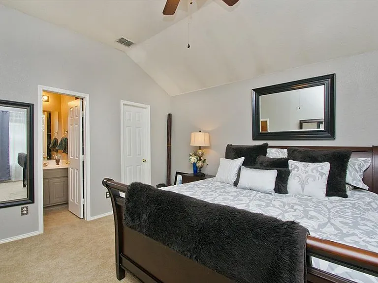 11937 Brown Fox Dr — Photo 7
