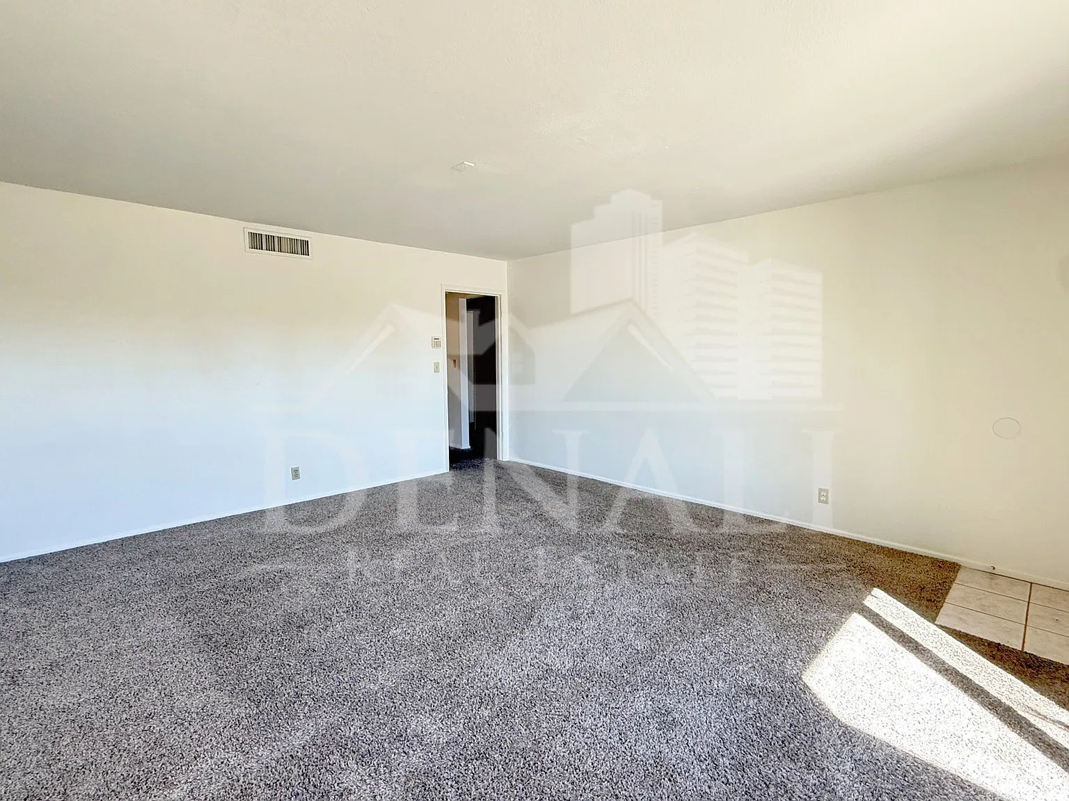 4 bed, 2.0 bath, 1968 sqft, $2,695 — Photo 4
