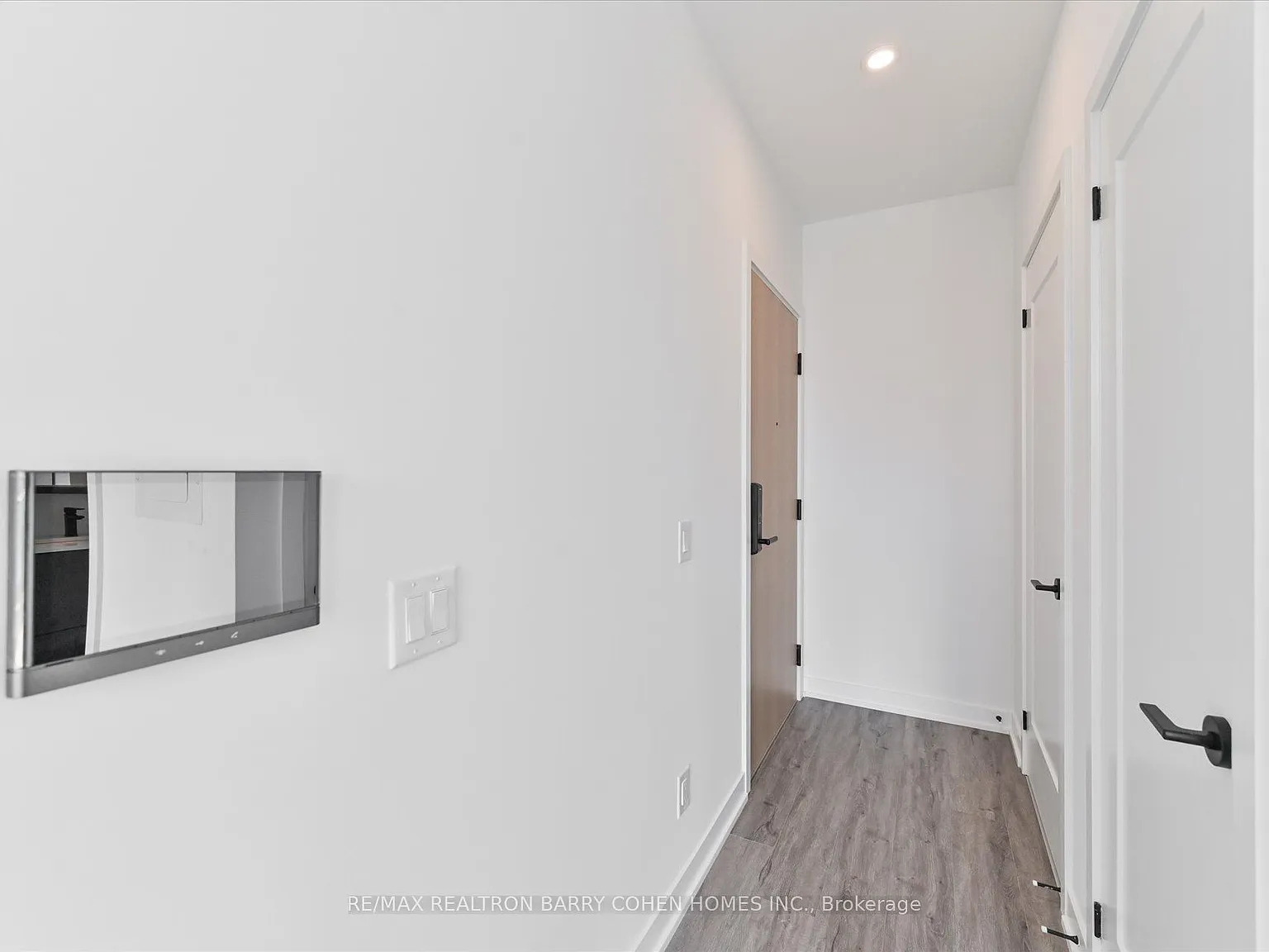 Studio, $1,950 — Photo 3
