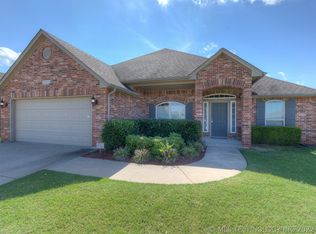 20548 E 45th St, Broken Arrow, OK 74014
