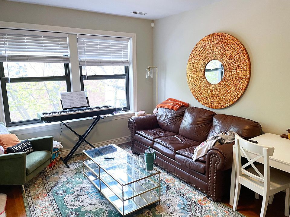 1st image of 3443 N Lakewood Ave #2B